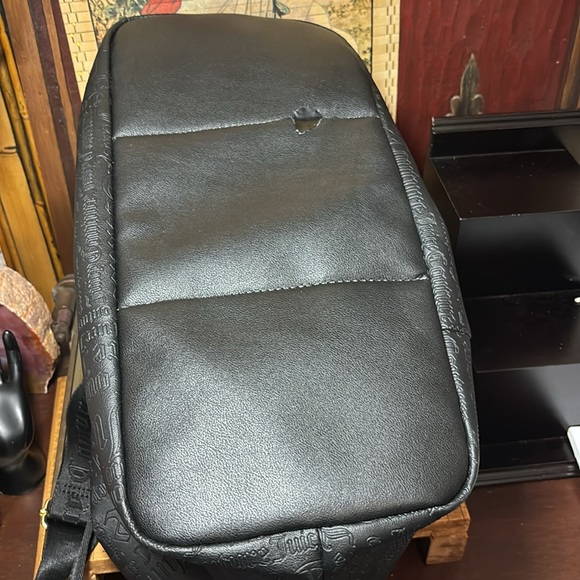 Juicy Couture Lg. Weekender Bag Black Faux Leather w Zip Coin Purse 17”x11”x8” - Picture 14 of 17